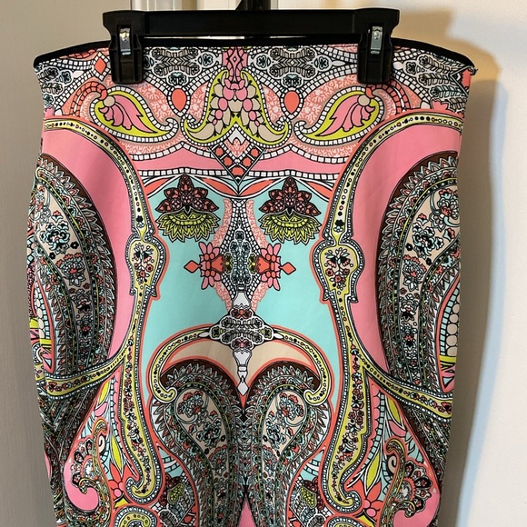 13. Bisou Bisou Michele Bohbot Blue and Pink Embellished Pencil Skirt Midi SZ S - Picture 2 of 5